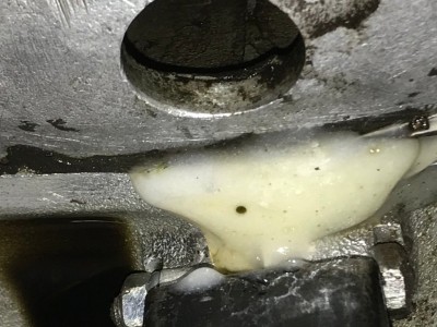 Oil leak 1.jpg
